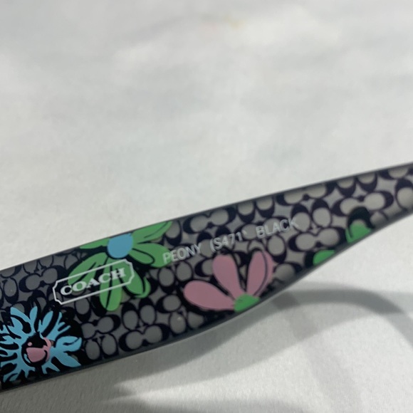 Coach Sunglasses from USA 🇺🇸 - Picture 12 of 14